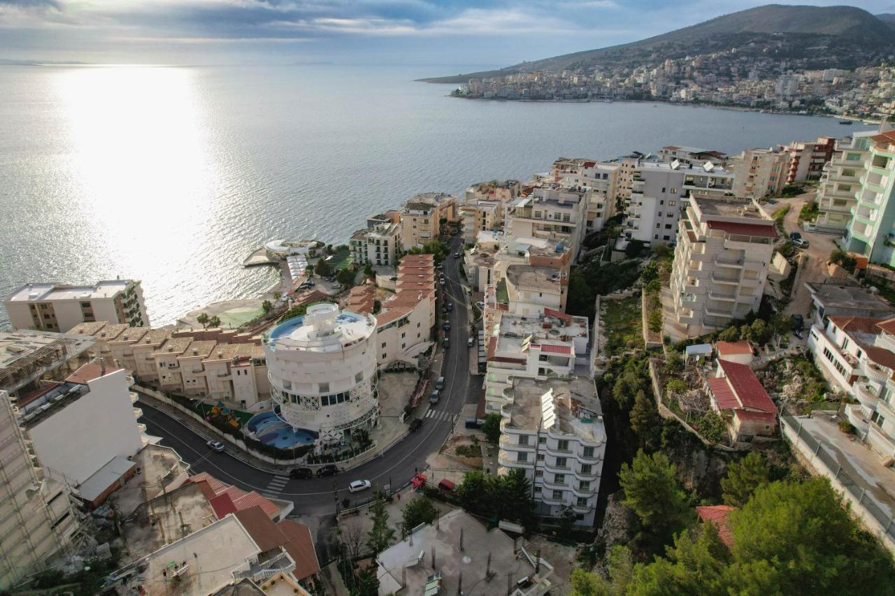 Jon'a * Sarande